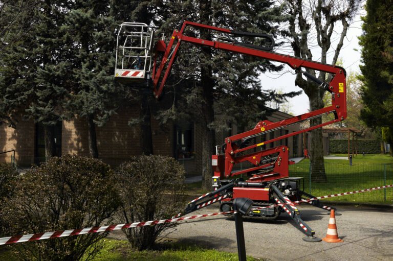 Arbeitsbühne für den Garten- und Landschaftsbau