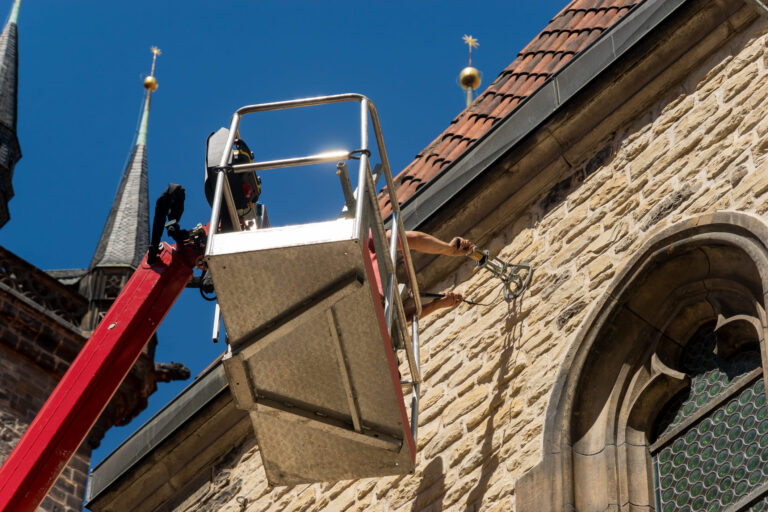 Arbeitsbühnen für Kirchen und den Denkmalschutz
